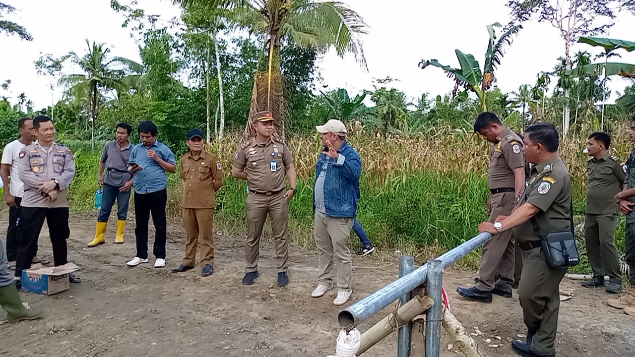 Penegakan peraturan daerah dan peraturan kepala daerah serta penanganan gangguan ketertiban umum dan ketenteraman masyarakat di wilayah Kecamatan Bawolato
